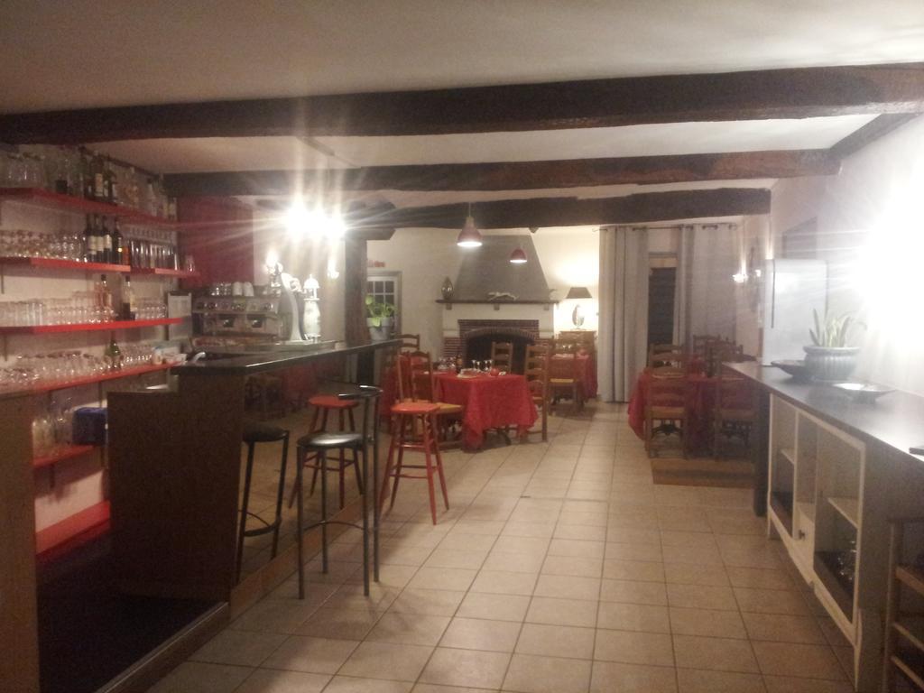 Hotel Restaurant Henri IV Eauze Екстериор снимка