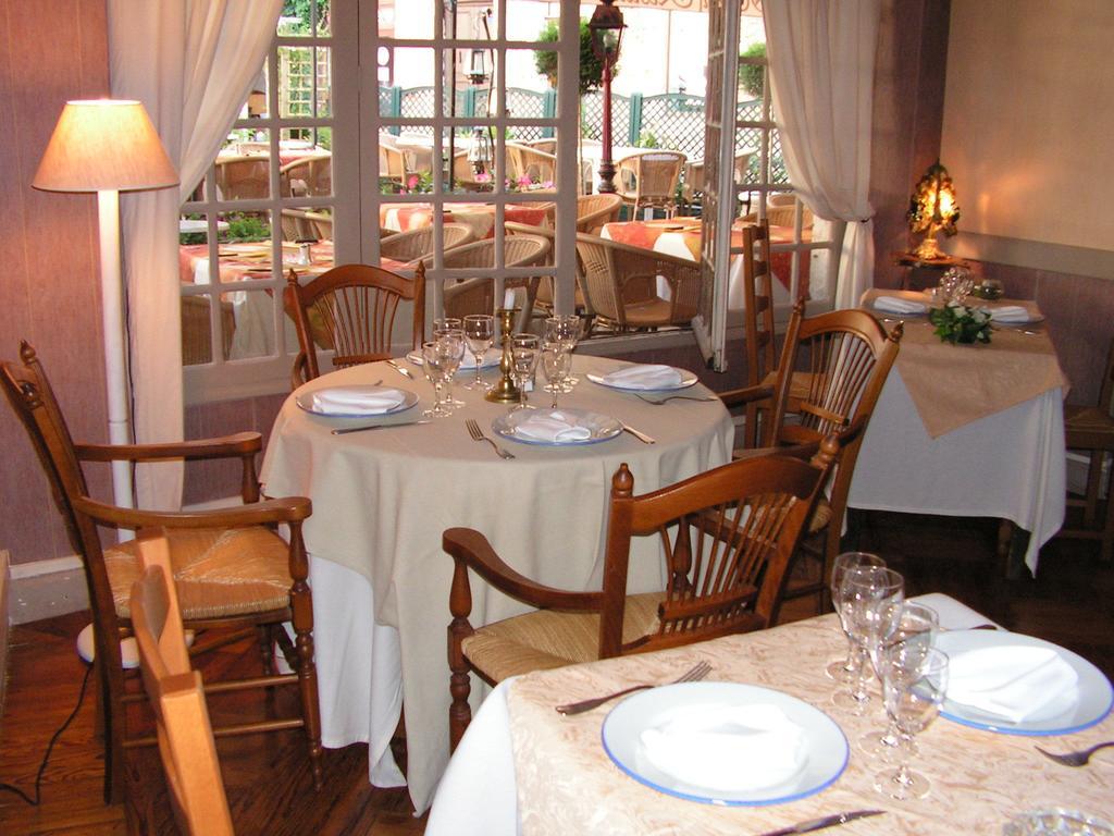 Hotel Restaurant Henri IV Eauze Екстериор снимка