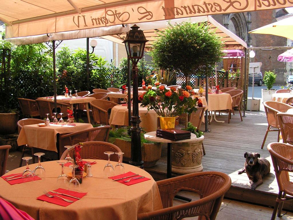 Hotel Restaurant Henri IV Eauze Екстериор снимка