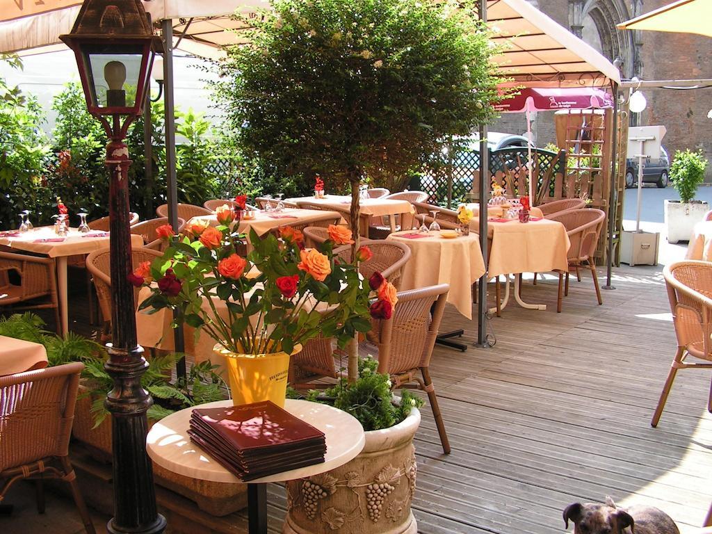 Hotel Restaurant Henri IV Eauze Екстериор снимка